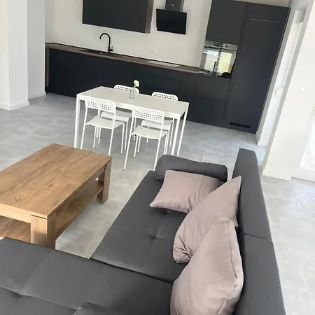 Moderne Residenz Mit Mehreren Balkonen شقة