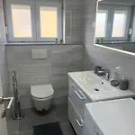 Moderne Residenz Mit Mehreren Balkonen * Биоград-на-Мору