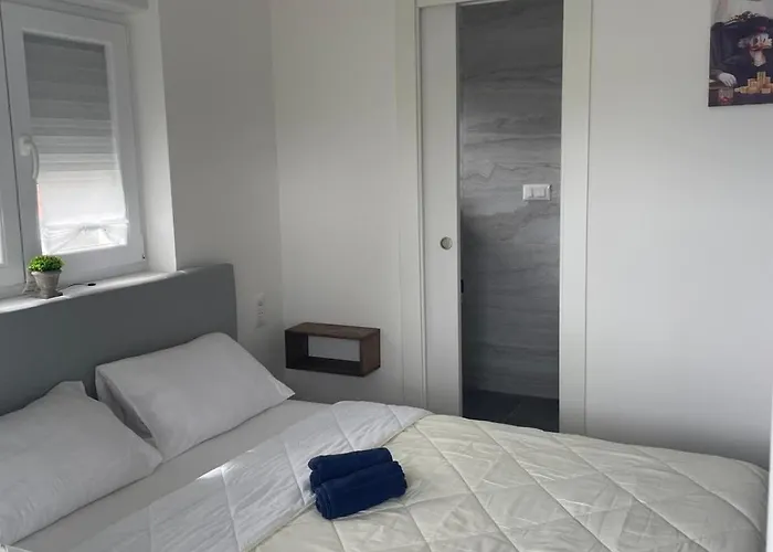 Moderne Residenz Mit Mehreren Balkonen Apartmán *